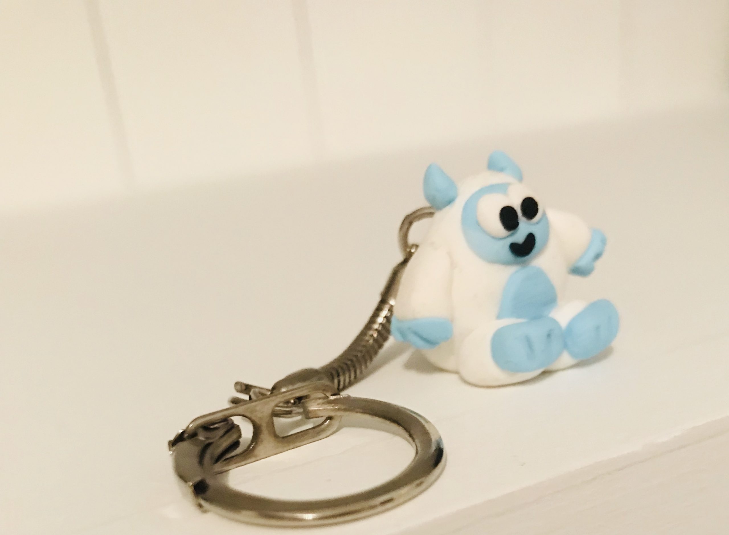 Porte-clé « Yéti » (pâte FIMO)